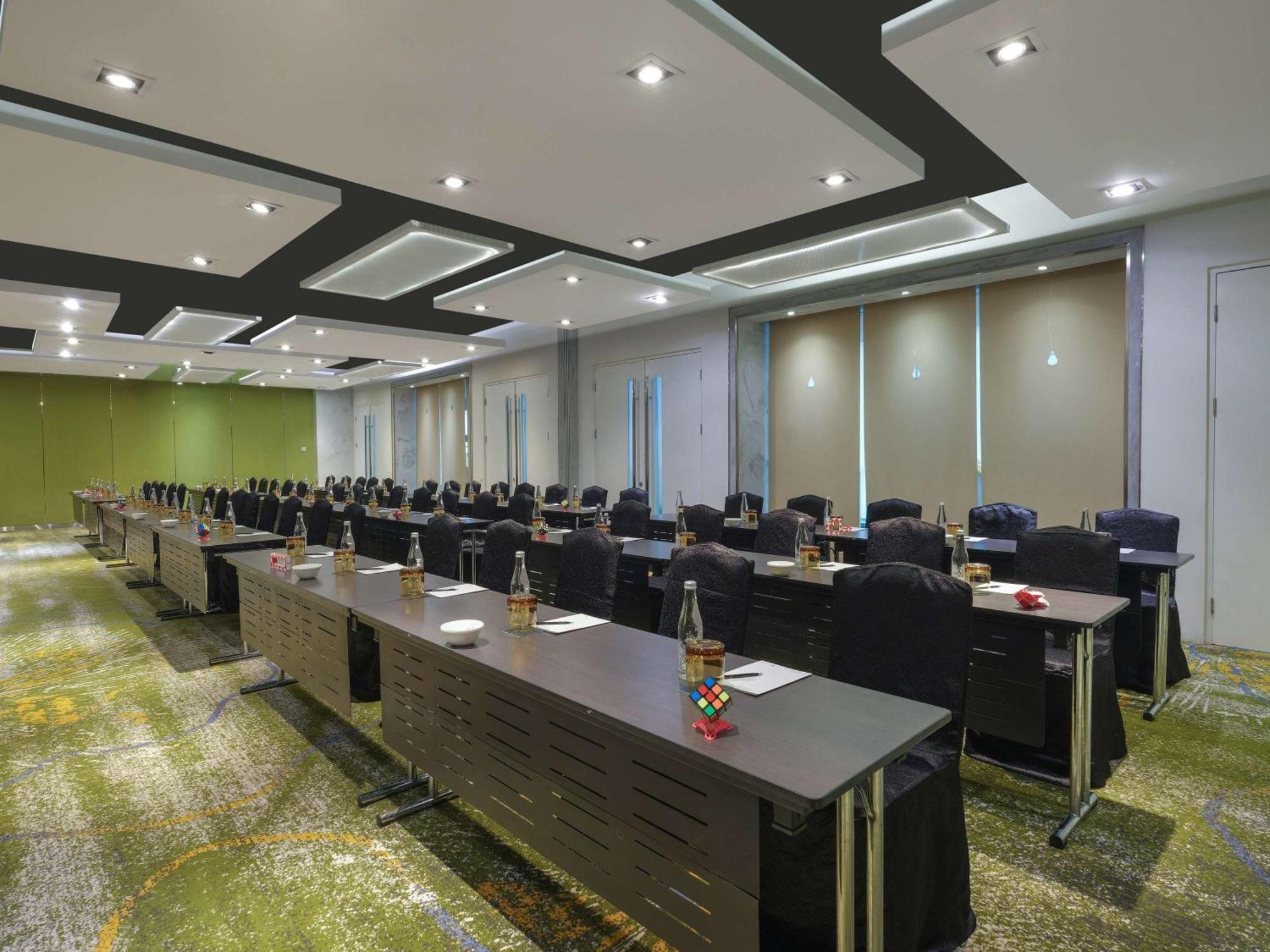 Pullman Jakarta Central Park Экстерьер фото Meeting room