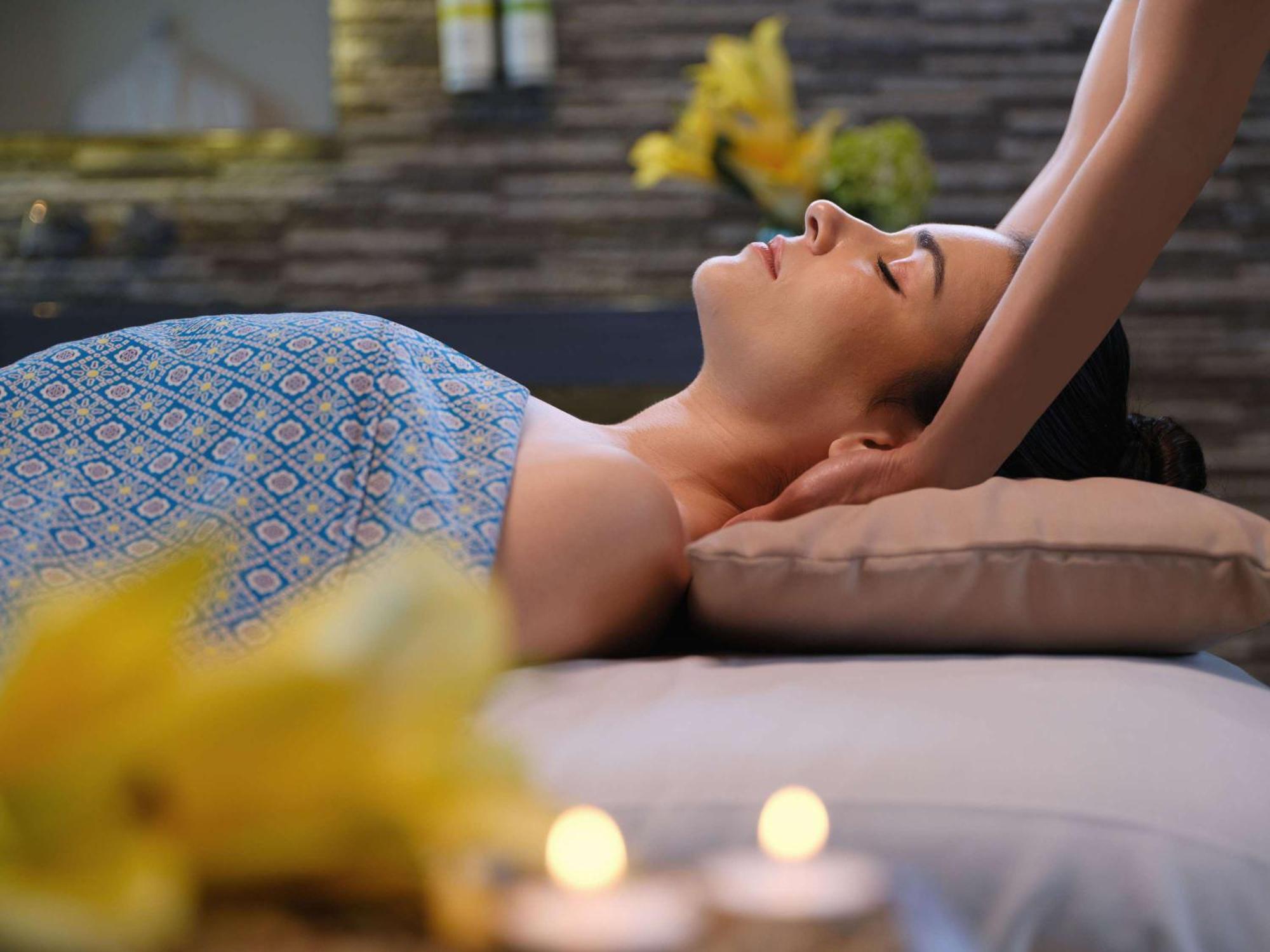 Pullman Jakarta Central Park Экстерьер фото Thai head massage