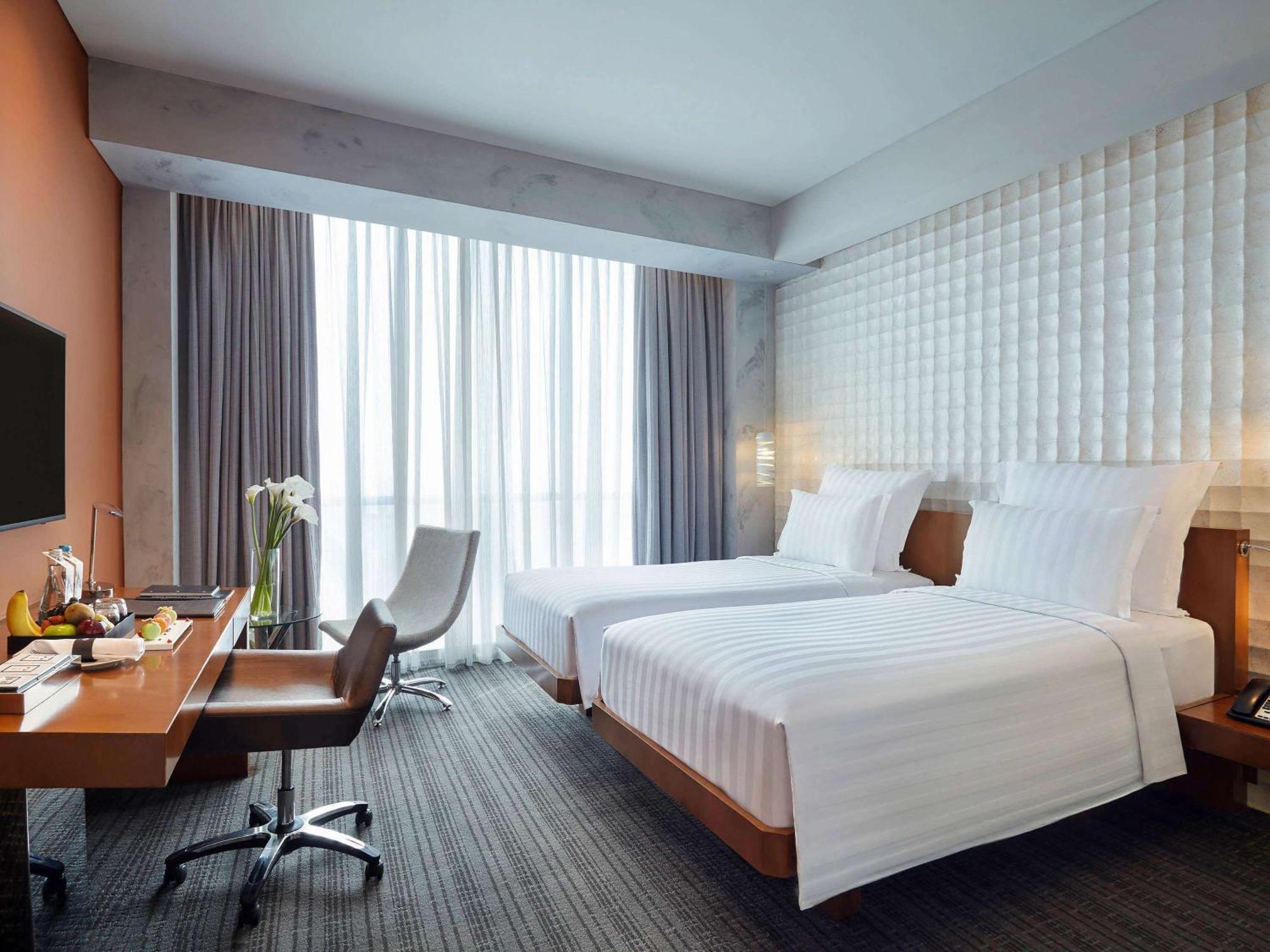 Pullman Jakarta Central Park Экстерьер фото